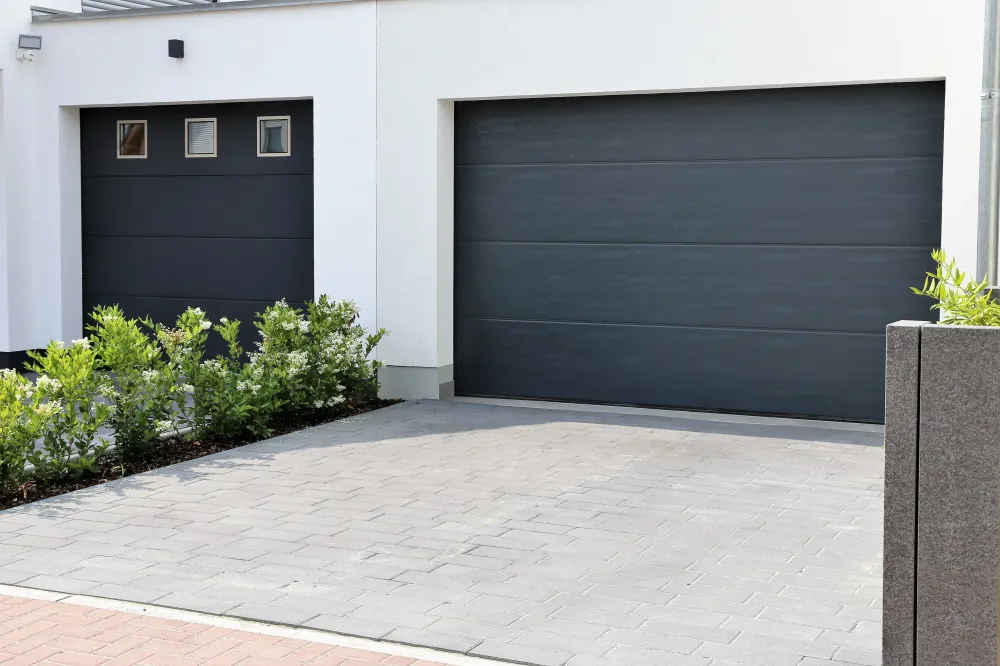Installation de porte de garage à Morlaix