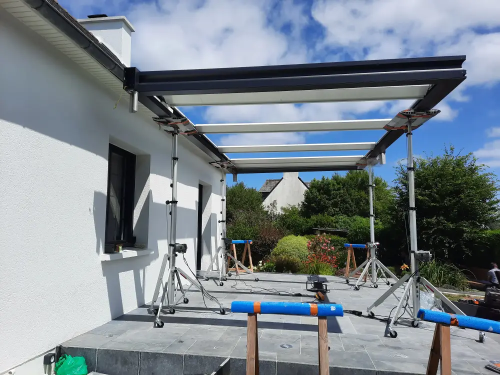 Pose de pergola bioclimatique par LC Bâtiment dans le Finistère (5)