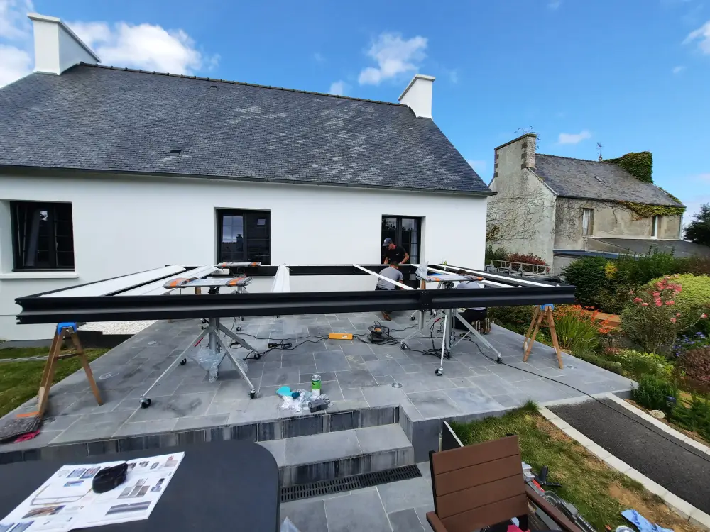 Pose de pergola bioclimatique par LC Bâtiment dans le Finistère (6)
