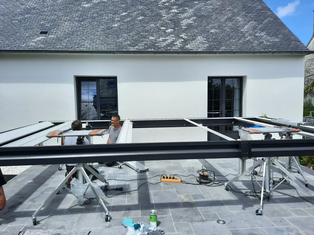Pose de pergola bioclimatique par LC Bâtiment dans le Finistère (7)