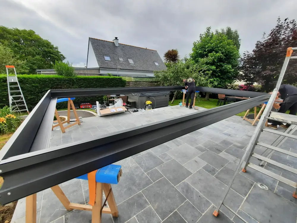 Pose de pergola bioclimatique par LC Bâtiment dans le Finistère (12)