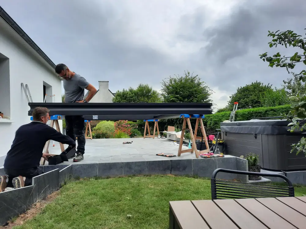 Pose de pergola bioclimatique par LC Bâtiment dans le Finistère (13)