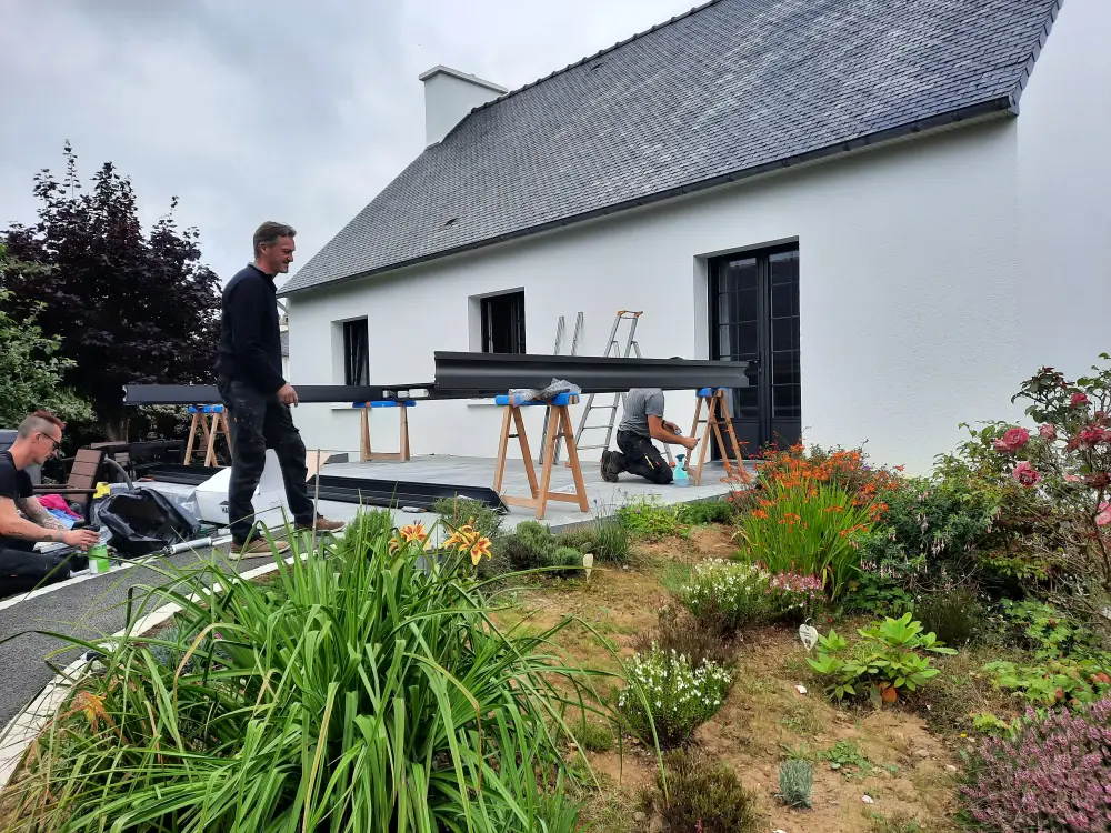Pose de pergola bioclimatique par LC Bâtiment dans le Finistère (1)